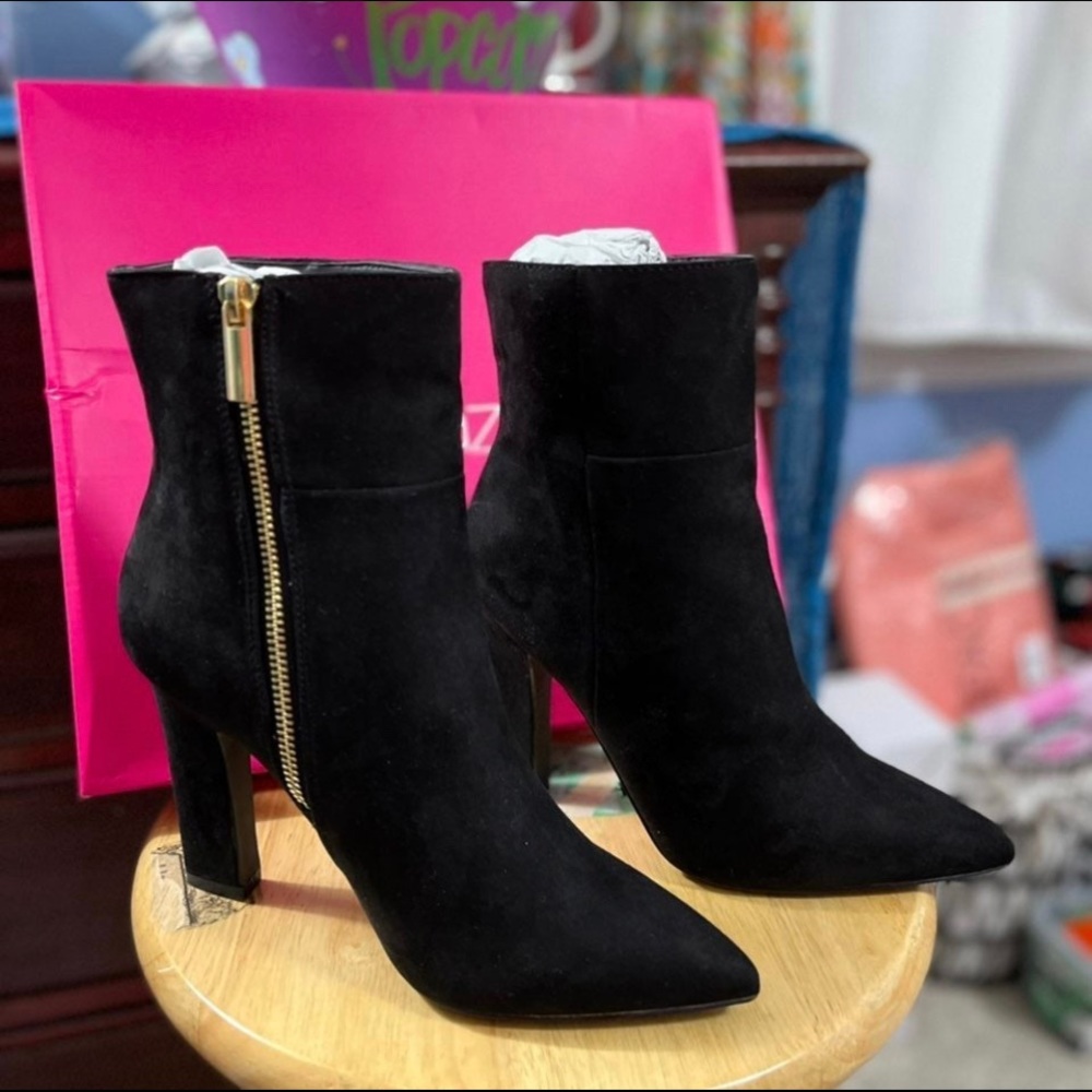 Shoe dazzel Black Pointed High Heeled Ankle Boots size 8.5